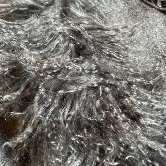 Chic Gray wool jacket with real lamb fur, medium size woman! So warm, chic - Picture 11 of 17